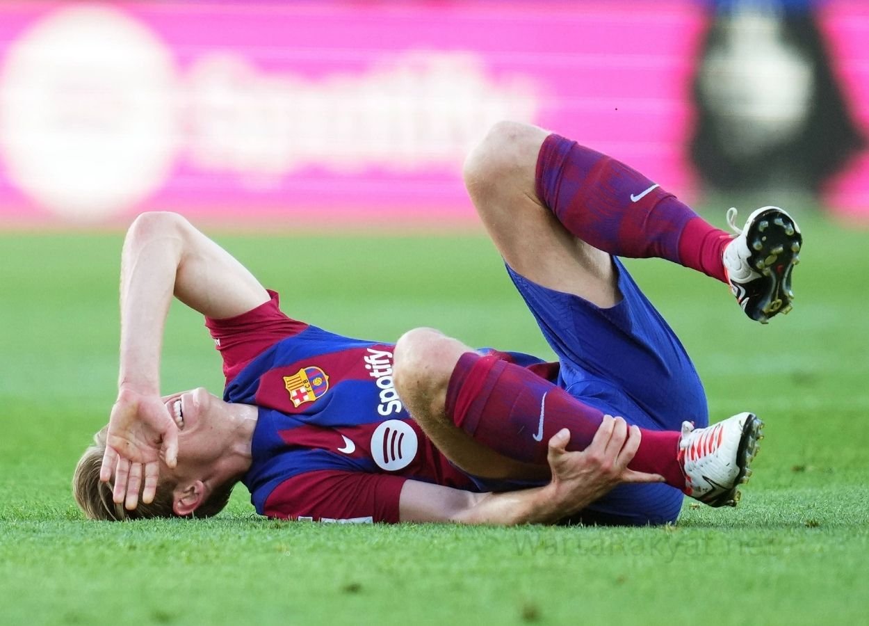 Frenkie de Jong Cedera Parah, Barcelona Pertimbangkan Datangkan Rodri - WartaRakyat.net
