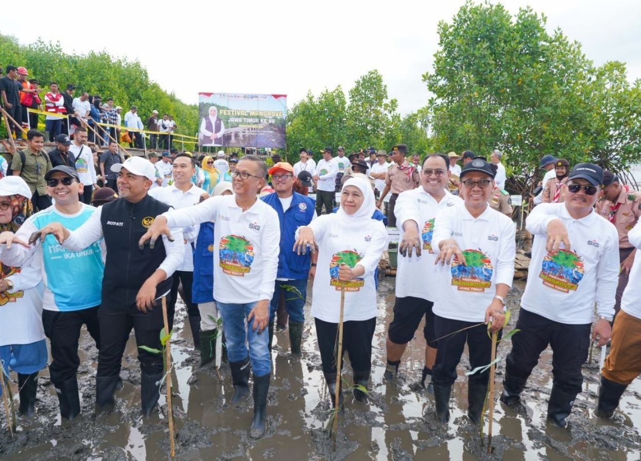 Khofifah Serukan Kolaborasi Masyarakat Jaga Kelestarian Sungai di Jawa Timur